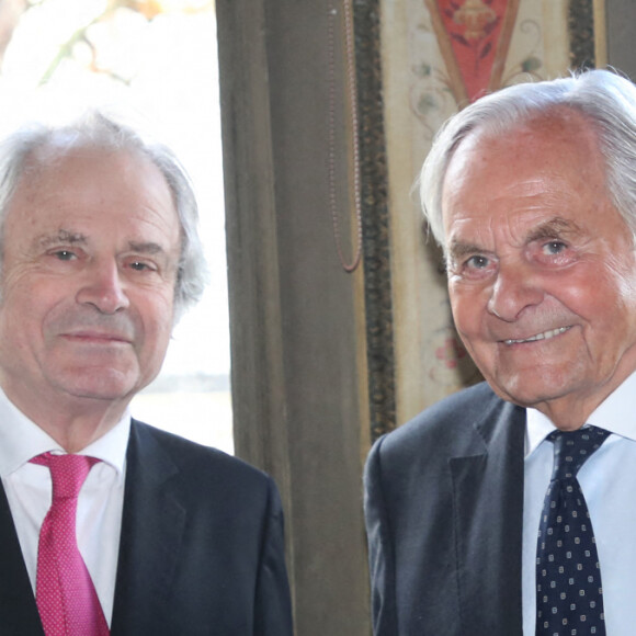 Exclusif - Franz-Olivier Giesbert et Bernard Magrez - Le propriétaire B.Magrez fête les 770 ans du Château Pape Clément au Pavillon Ledoyen à Paris, France, le 23 Novembre 2022. © Bertrand Rindoff / Bestimage 