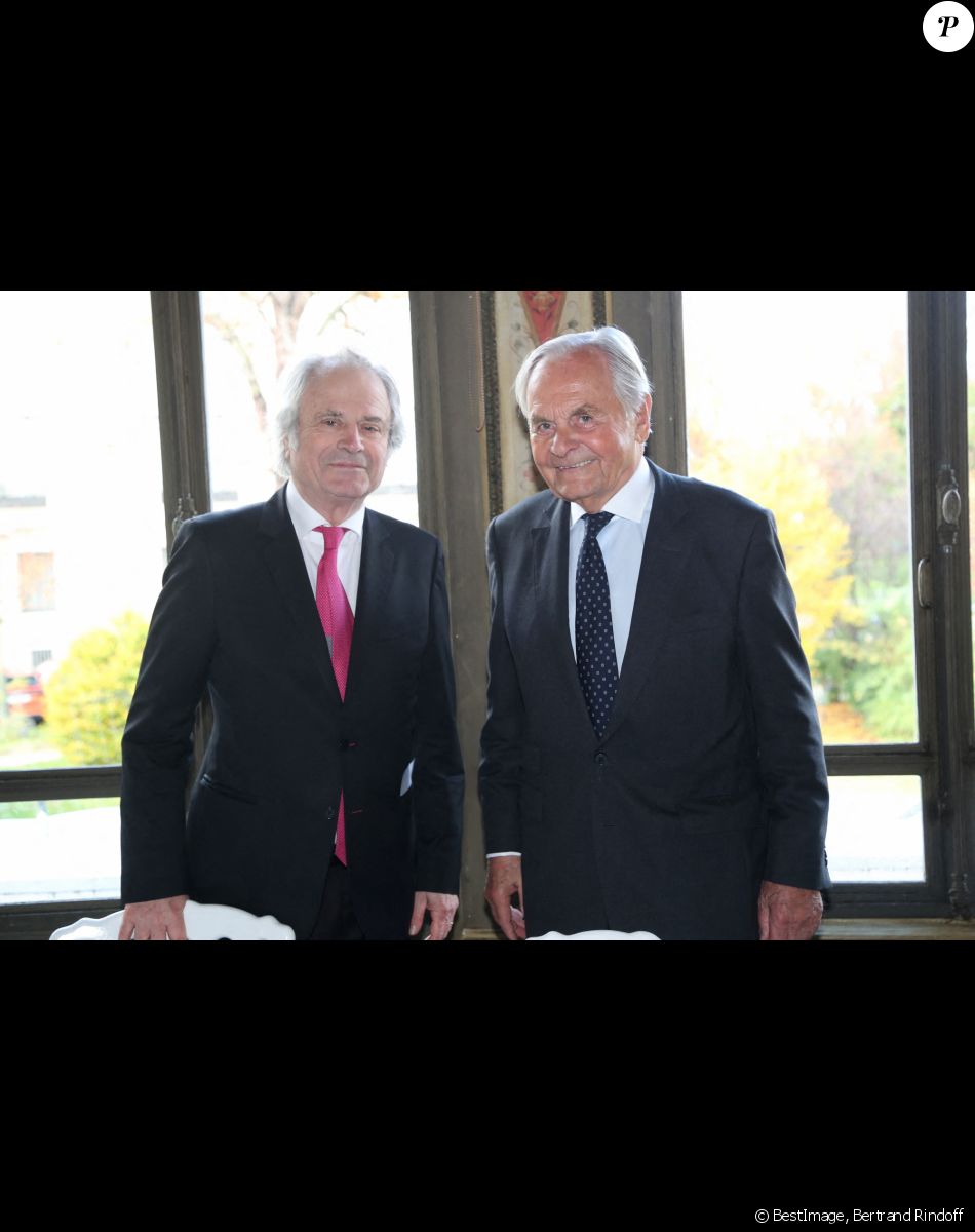 Exclusif - Franz-Olivier Giesbert et Bernard Magrez - Le propriétaire B.Magrez fête les 770 ans du Château Pape Clément au Pavillon Ledoyen à Paris, France, le 23 Novembre 2022. © Bertrand Rindoff / Bestimage