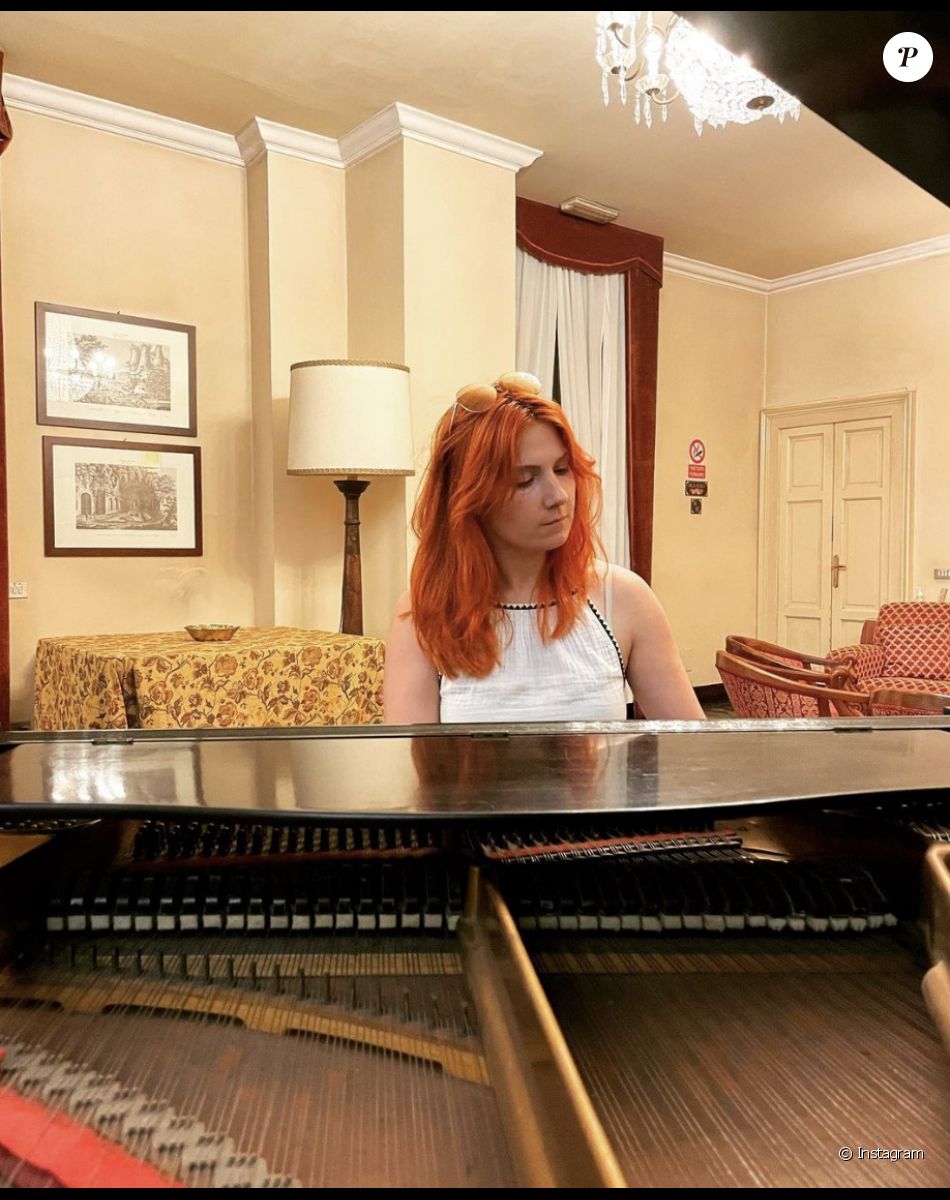 Adeline Toniutti, nouvelle professeure de chant de la "Star Academy"