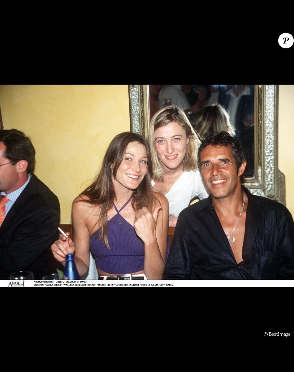 Carla Bruni avec sa soeur Valeria Bruni-Tedeschi et Julien Clerc en 1997