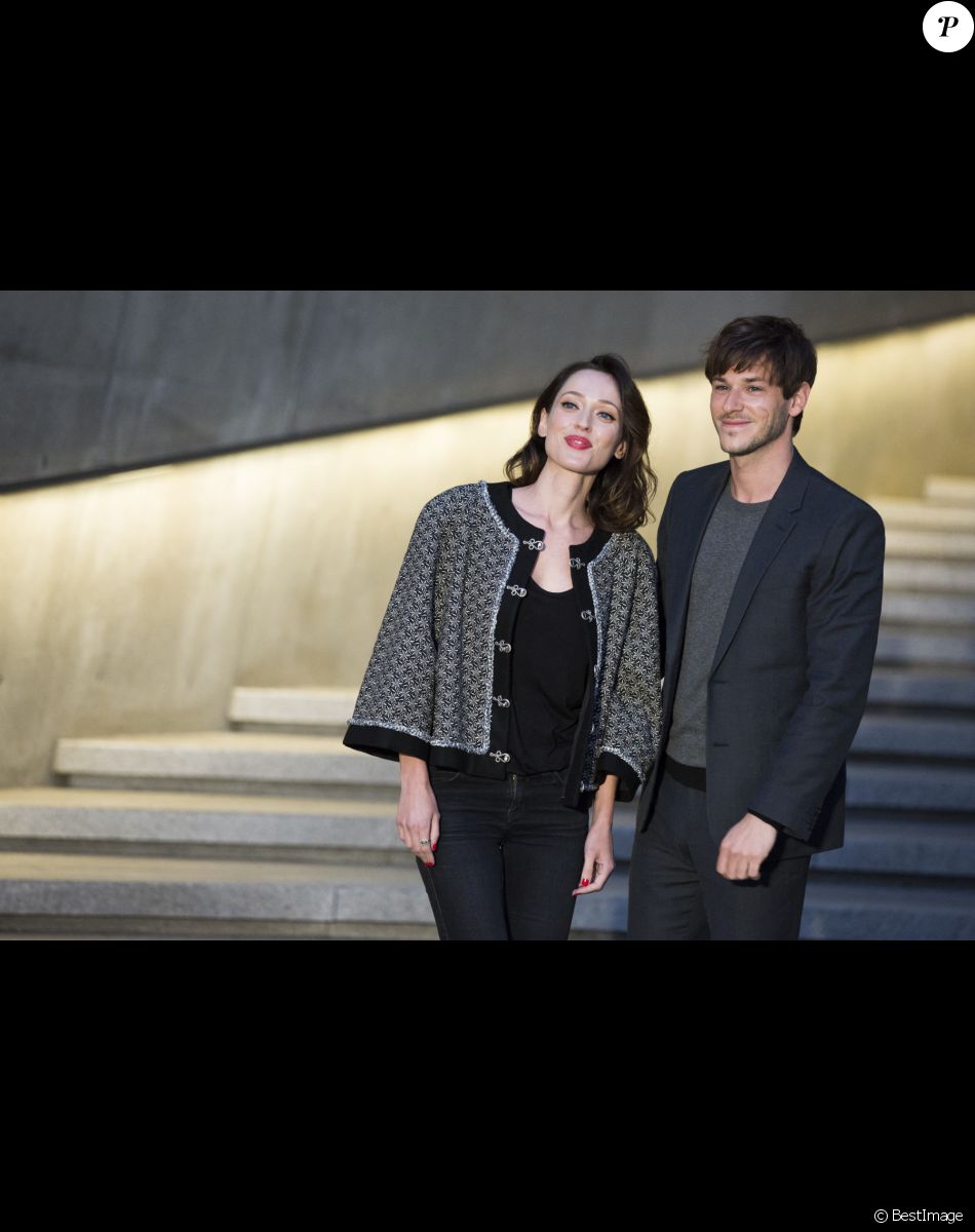 Gaspard Ulliel et sa compagne Gaëlle Pietri au Photocall du défilé Chanel Croisière "Paris-Séoul" au Dongdaemun Design Plaza de Séoul le 4 mai 2015