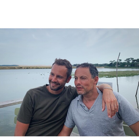 Marc-Olivier Fogiel et son compagnon François Roelants. Instagram. Le 14 février 2021.