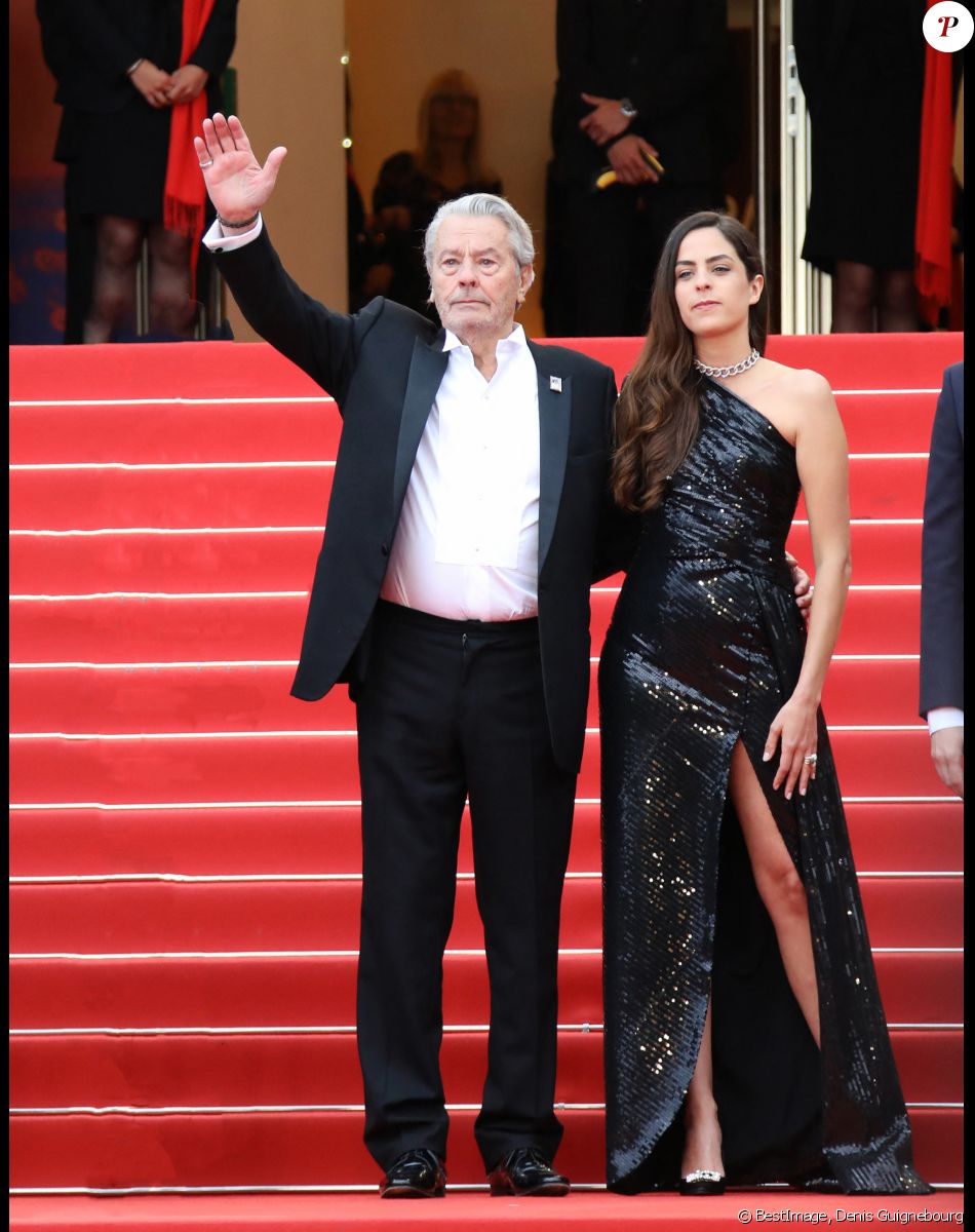 Alain Delon - Montée des marches du film "A Hidden Life" lors du 72ème Festival International du Film de Cannes, le 19 mai 2019. © Denis Guignebourg/Bestimage