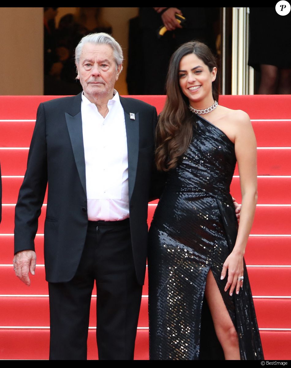 Alain Delon et sa fille Anouchka Delon - Montée des marches du film "A Hidden Life" lors du 72ème Festival International du Film de Cannes. © Denis Guignebourg/Bestimage
