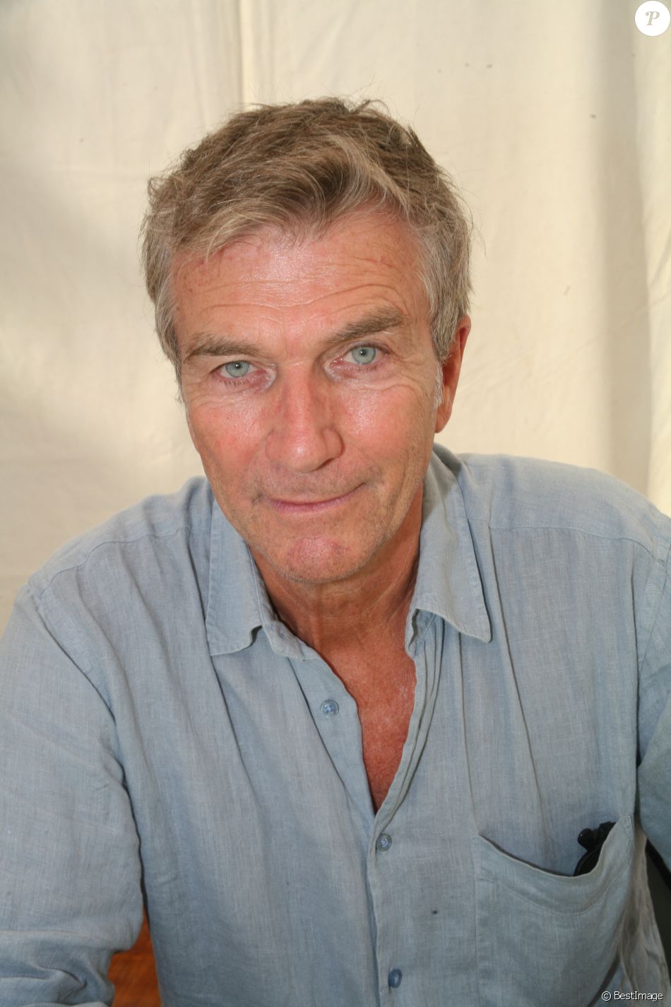 Films Et Séries Tv Avec Philippe Caroit Philippe Caroit lors du 33ème salon du livre de Cosne-sur-Loire - Purepeople