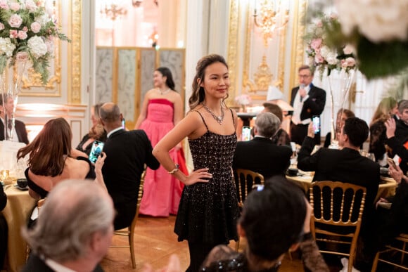 Aruzhan Bimurzina (Robe Chanel Haute Couture) - Le Bal 2022, Bal des débutantes à l'hôtel Shangri-La Paris, le 26 novembre 2022 © Le Bal /Jacovides/Borde/Moreau/Bestimage