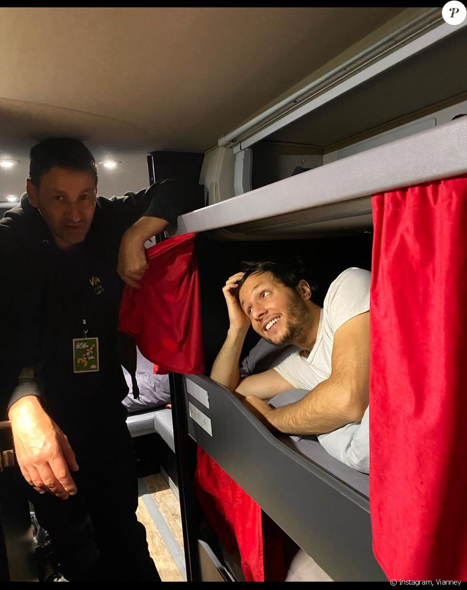 Vianney papa le chanteur fait monter son fils, Edgar, pour la