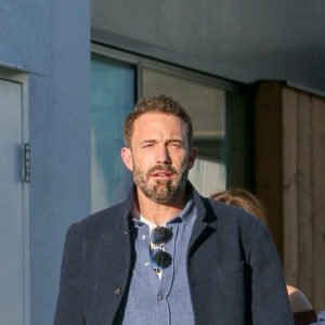 Exclusif - Ben Affleck avec sa femme Jennifer (Lopez) et sa beau-fils Maximilian font du shopping à Culver City le 2 novembre 2022.