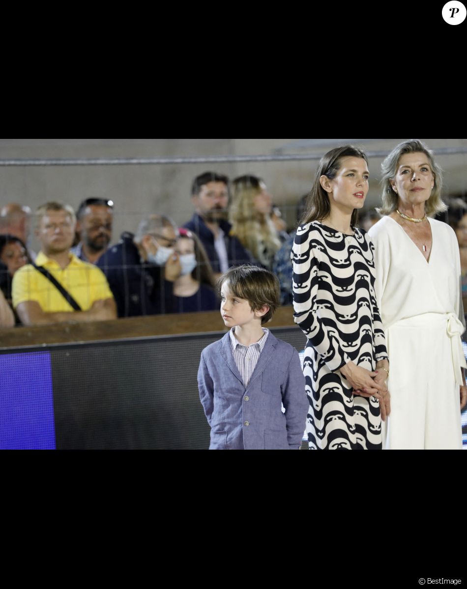 La princesse Caroline de Hanovre avec sa fille, Charlotte Casiraghi, et son petit-fils Raphaël Elmaleh, 7 ans (qui fait sa première participation officielle à une manifestation monégasque), en compagnie de Diane Fissore (présidente de la Fédération Equestre Monégasque et organisatrice du Jumping), de Jan Tops (ancien cavalier international, créateur du Longines Global Champions Tour) et Matthias Breschan (PDG de Longines), ont remis le prix du Prince Souverain lors de la dernière journée de la 15ème édition du Longines Global Champions Tour Jumping International de Monaco, qui a lieu sur le port Hercule à Monaco.© Claudia Albuquerque/Bestimage