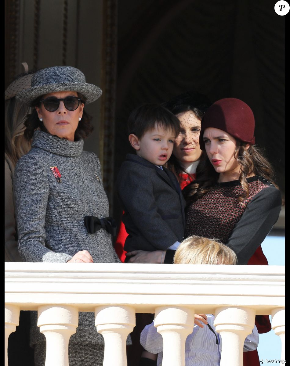 La princesse Caroline de Hanovre, Charlotte Casiraghi, son fils Raphaël Elmaleh, Tatiana Casiraghi (Tatiana Santa Domingo) et Sacha Casiraghi - La famille princière de Monaco au balcon du palais lors de la fête nationale monégasque, à Monaco, le 19 novembre 2017. © Dominique Jacovides/Bestimage