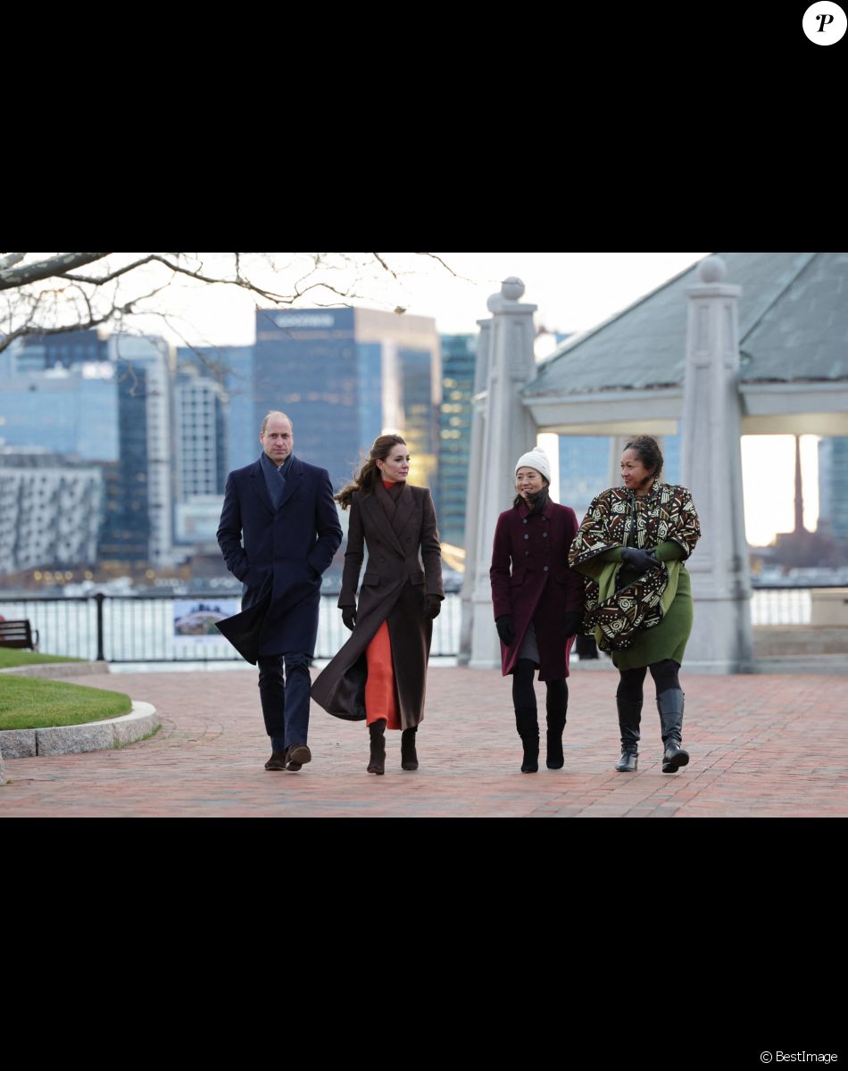 La maire de Boston Michelle Wu et la pasteure Mariama White-Hammond - Le prince de Galles William et Kate Catherine Middleton, princesse de Galles, en visite sur le port de Boston, à l'occasion de leur déplacement officiel aux Etats-Unis. Le 1er décembre 2022