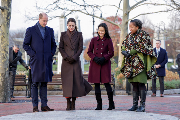 La maire de Boston Michelle Wu et la pasteure Mariama White-Hammond - Le prince de Galles William et Kate Catherine Middleton, princesse de Galles, en visite sur le port de Boston, à l'occasion de leur déplacement officiel aux Etats-Unis. Le 1er décembre 2022 