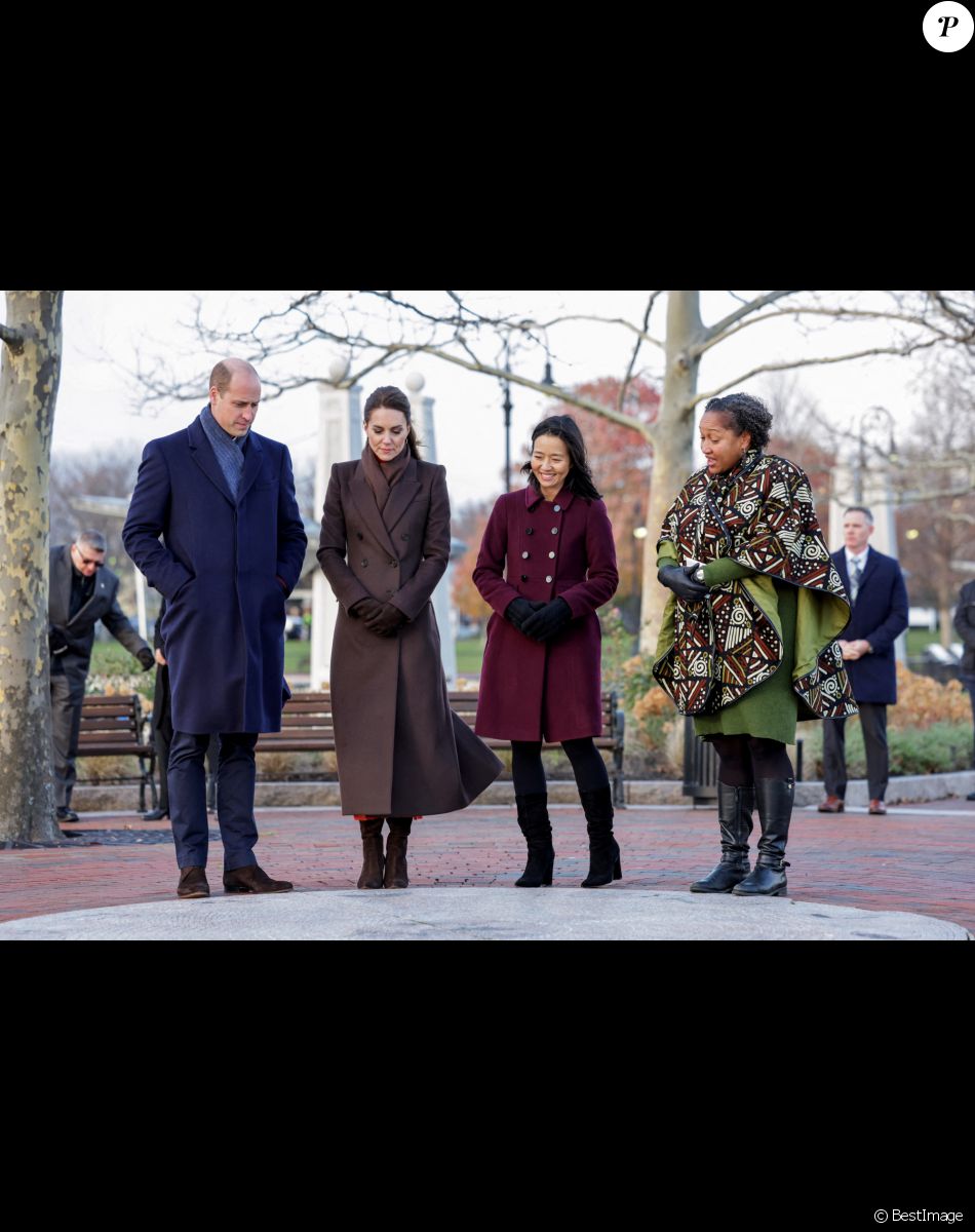 La maire de Boston Michelle Wu et la pasteure Mariama White-Hammond - Le prince de Galles William et Kate Catherine Middleton, princesse de Galles, en visite sur le port de Boston, à l'occasion de leur déplacement officiel aux Etats-Unis. Le 1er décembre 2022