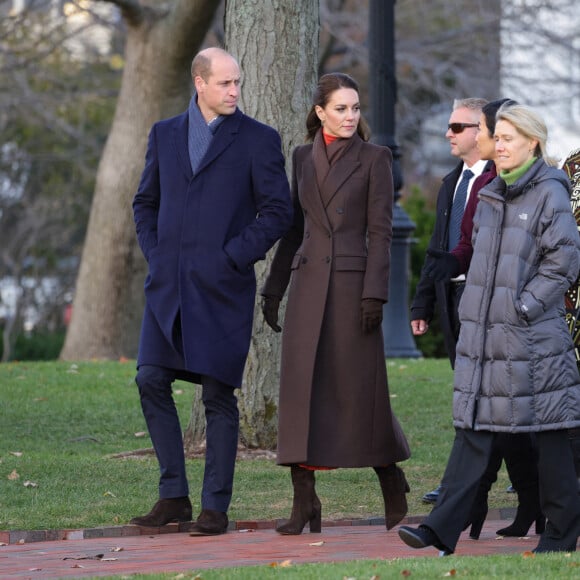 La maire de Boston Michelle Wu et la pasteure Mariama White-Hammond - Le prince de Galles William et Kate Catherine Middleton, princesse de Galles, en visite sur le port de Boston, à l'occasion de leur déplacement officiel aux Etats-Unis. Le 1er décembre 2022 