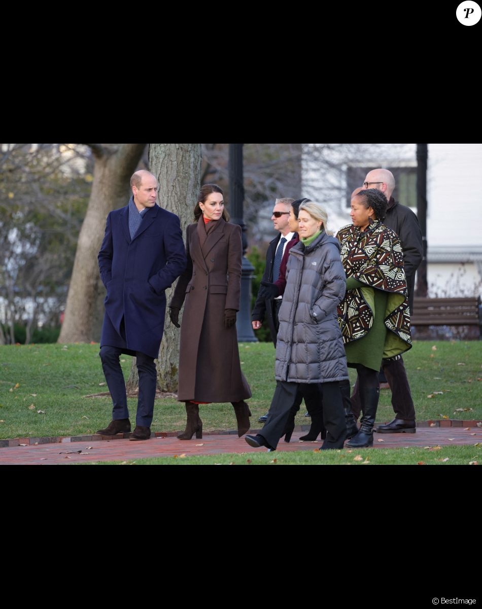 La maire de Boston Michelle Wu et la pasteure Mariama White-Hammond - Le prince de Galles William et Kate Catherine Middleton, princesse de Galles, en visite sur le port de Boston, à l'occasion de leur déplacement officiel aux Etats-Unis. Le 1er décembre 2022
