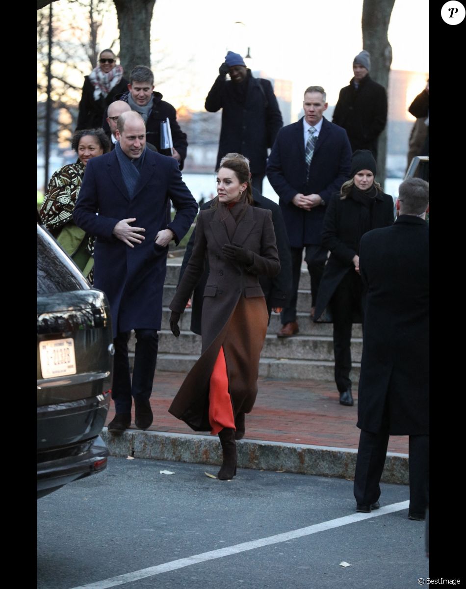 Le prince William, prince de Galles, et Catherine (Kate) Middleton, princesse de Galles, arrivent à Boston lors de leur visite officielle aux Etats-Unis le 1er décembre 2022.