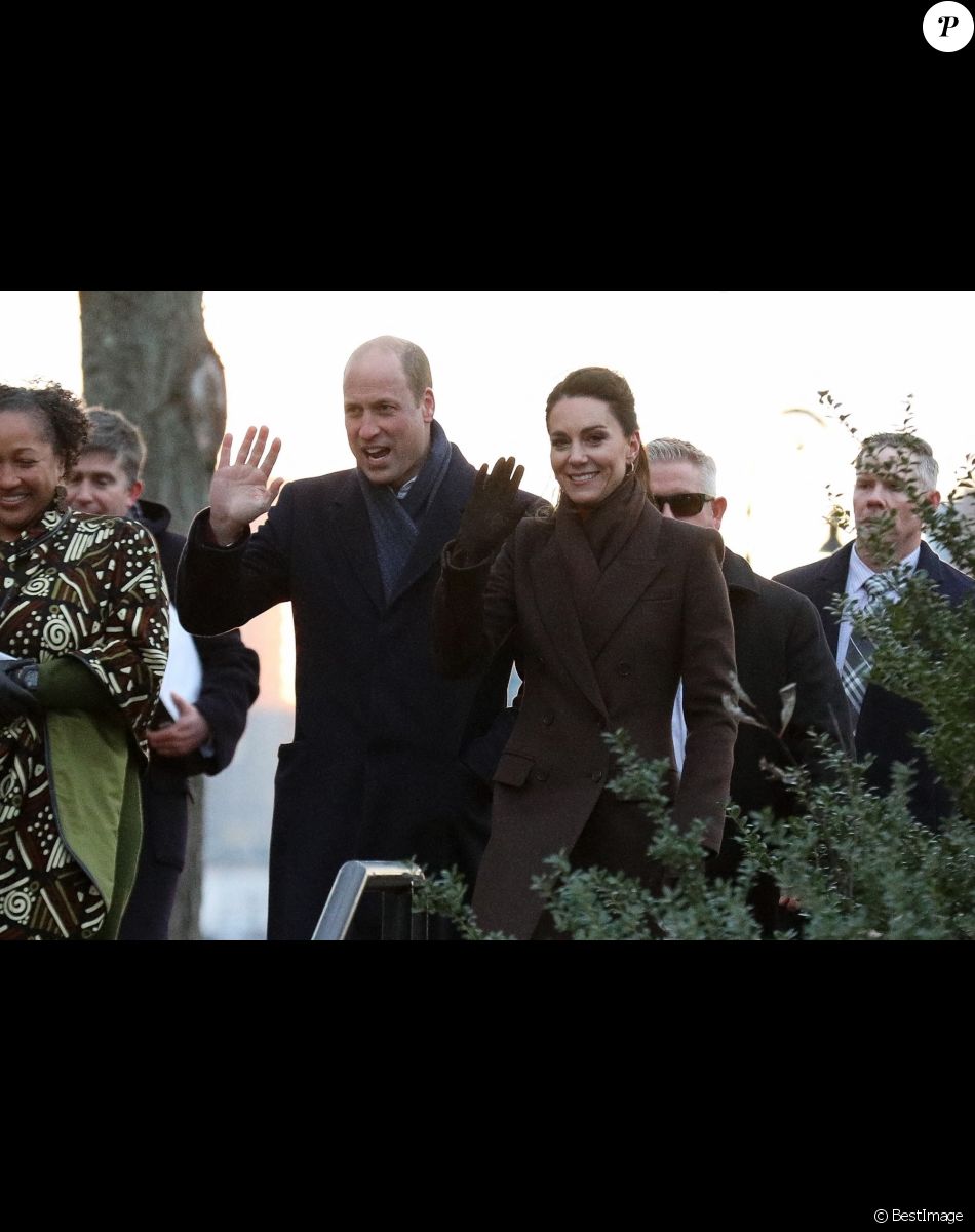 Le prince William, prince de Galles, et Catherine (Kate) Middleton, princesse de Galles, arrivent à Boston lors de leur visite officielle aux Etats-Unis le 1er décembre 2022.