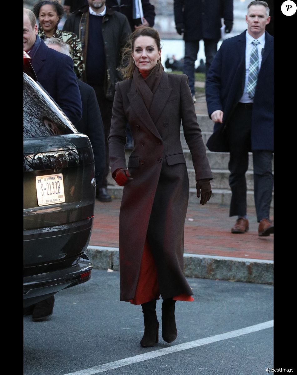 Le prince William, prince de Galles, et Catherine (Kate) Middleton, princesse de Galles, arrivent à Boston lors de leur visite officielle aux Etats-Unis le 1er décembre 2022.