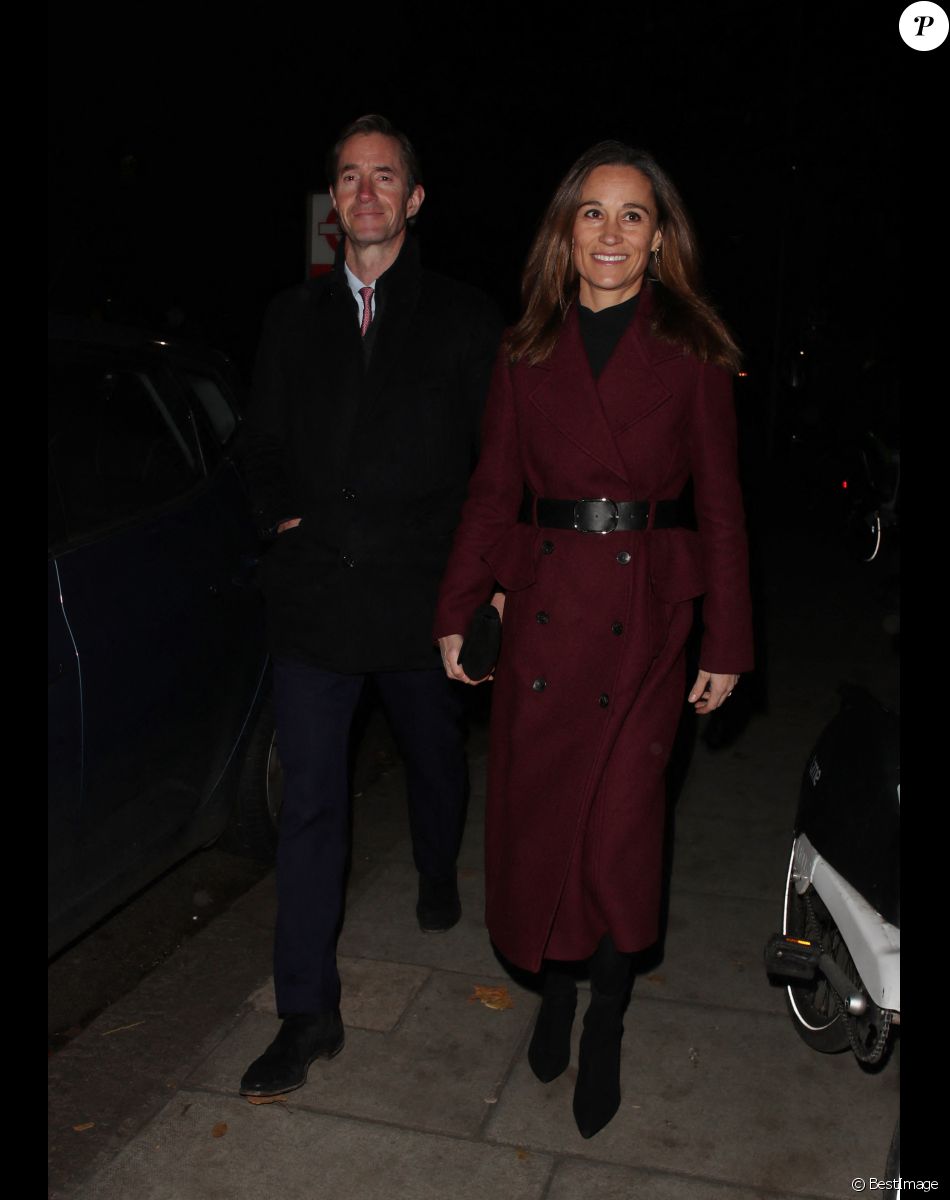 Pippa Middleton et son mari James Matthew à la sortie d'un concert à l'église St-Luke à Londres, le 1er décembre 2022.