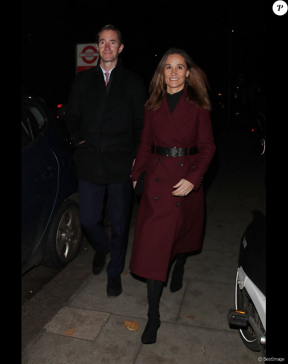 Pippa Middleton et son mari James Matthew à la sortie d'un concert à l'église St-Luke à Londres, le 1er décembre 2022.