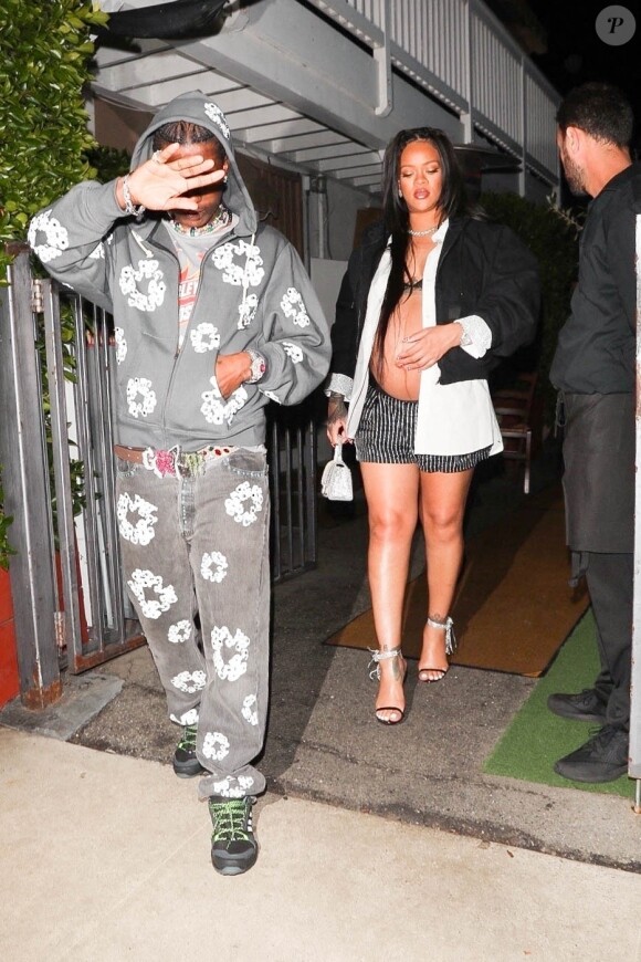 Rihanna enceinte et son compagnon ASAP Rockyà la sortie du restaurant Giorgio Baldi après un dîner de baby shower avec sa famille et ses amis à Santa Monica. Avril 2022