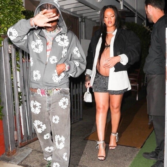 Rihanna enceinte et son compagnon ASAP Rockyà la sortie du restaurant Giorgio Baldi après un dîner de baby shower avec sa famille et ses amis à Santa Monica. Avril 2022