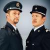 Dany Boon et Benoît Poelvoorde dans leurs costumes de Rien à déclarer, dont les prises de vue commenceront jeudi 18 février 2010.