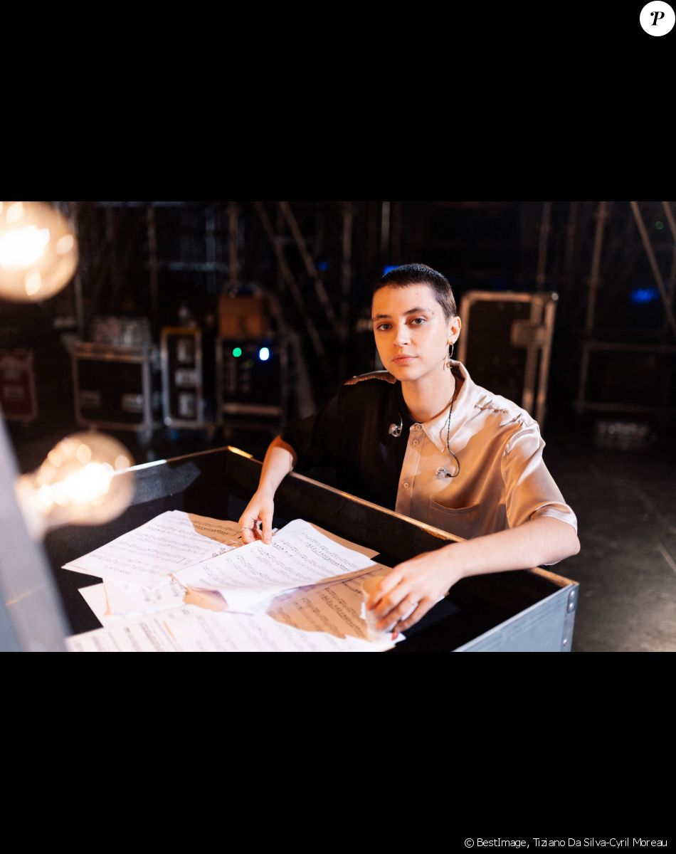 Exclusif - Prix Spécial - La chanteuse Pomme - Backstage - Enregistrement de l'émission "Michel Polnareff, la soirée événement", diffusée le 6 décembre à 21h10 sur France 2 © Tiziano Da Silva-Cyril Moreau / Bestimage