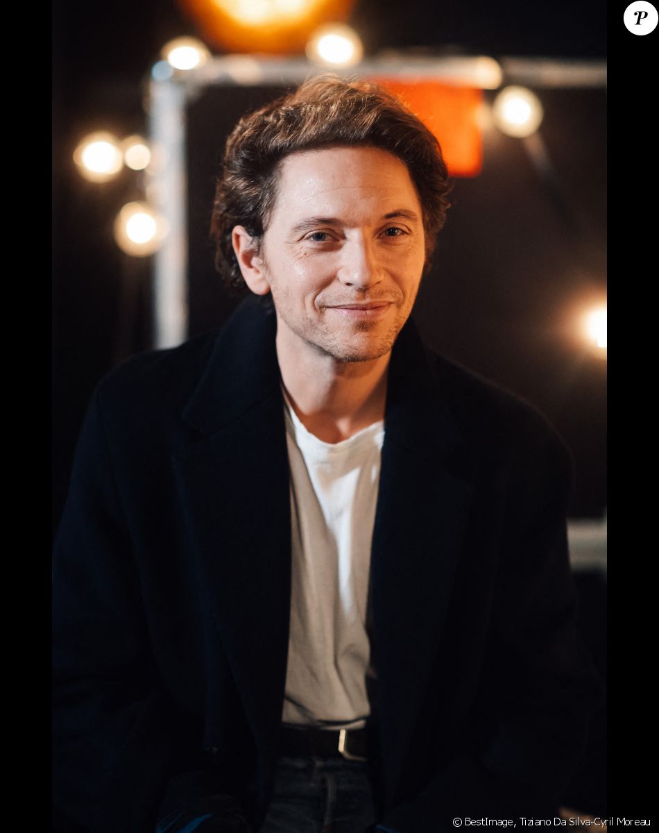 Exclusif - Prix Spécial - Le chanteur Raphaël - Backstage - Enregistrement de l'émission "Michel Polnareff, la soirée événement", diffusée le 6 décembre à 21h10 sur France 2 © Tiziano Da Silva-Cyril Moreau / Bestimage