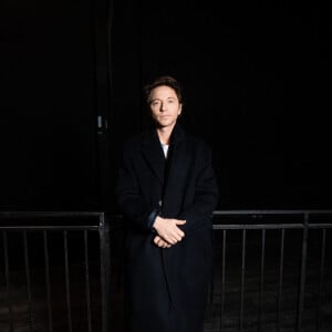 Exclusif - Prix Spécial - Le chanteur Raphaël - Backstage - Enregistrement de l'émission "Michel Polnareff, la soirée événement", diffusée le 6 décembre à 21h10 sur France 2 © Tiziano Da Silva-Cyril Moreau / Bestimage