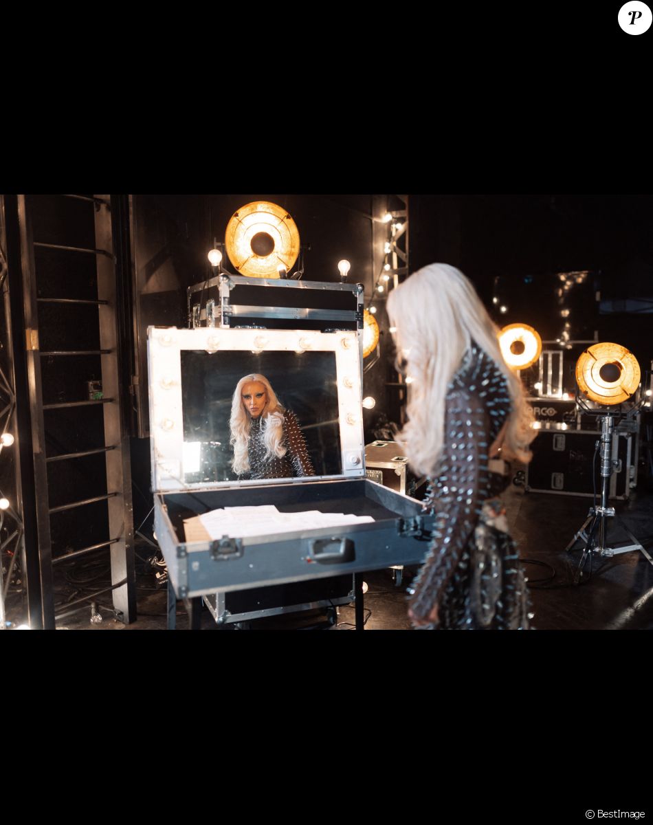 Exclusif - Prix Spécial - Bilal Hassani - Backstage - Enregistrement de l'émission "Michel Polnareff, la soirée événement", diffusée le 6 décembre à 21h10 sur France 2 © Tiziano Da Silva-Cyril Moreau / Bestimage
