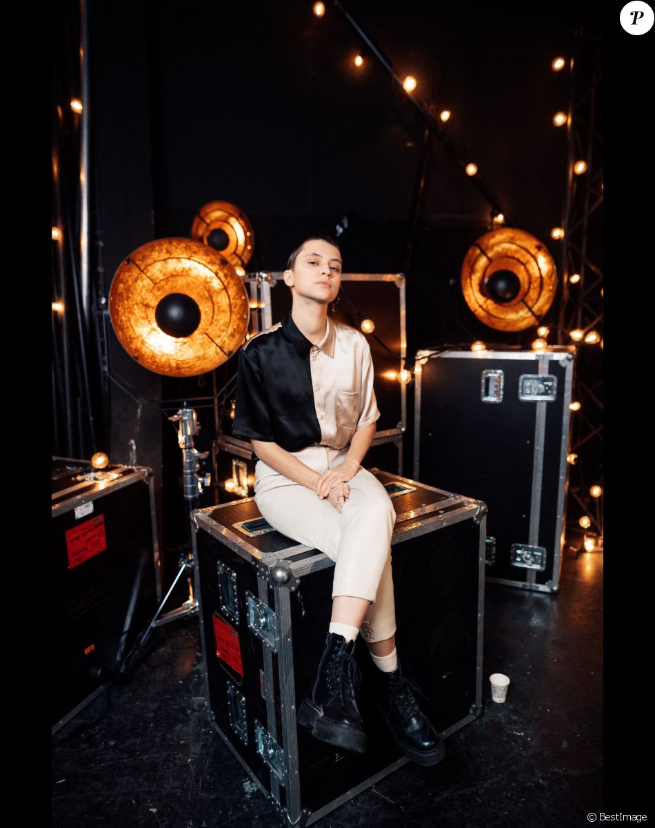 Exclusif - Prix Spécial - La chanteuse Pomme - Backstage - Enregistrement de l'émission "Michel Polnareff, la soirée événement", diffusée le 6 décembre à 21h10 sur France 2 © Tiziano Da Silva-Cyril Moreau / Bestimage