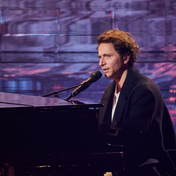 Exclusif - Prix Spécial - Le chanteur Raphael -  Enregistrement de l'émission "Michel Polnareff, la soirée événement", diffusée le 6 décembre à 21h10 sur France 2 © Cyril Moreau-Tiziano Da Silva / Bestimage