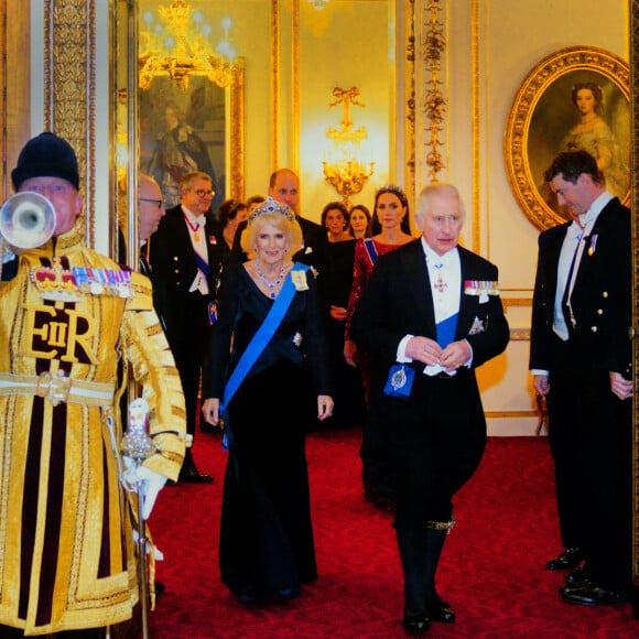 Le roi Charles III d'Angleterre et Camilla Parker Bowles, reine consort d'Angleterre - La famille royale d'Angleterre lors de la réception des corps diplômatiques au palais de Buckingham à Londres le 6 décembre 2022. 