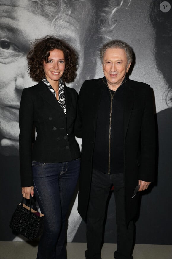 Exclusif - Michel Drucker et sa "petite-fille" Rebecca (fille de S. Jarre et petite fille de D. Saval) - People à la générale de l'opéra-rock "Starmania" à la Seine Musicale de Boulogne-Billancourtle 8 novembre 2022. © Dominique Jacovides-Coadic Guirec/Bestimage