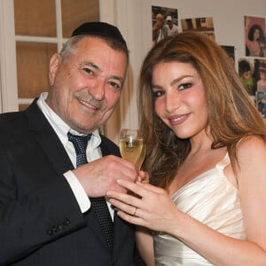 Jean-Marie Bigard et Lola Marois lors de la cérémonie oecuménique à l'occasion du renouvellement de leurs voeux pour leur 10 ans de mariage. © Coadic Guirec / Bestimage.