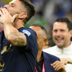 joie des joueurs de l equipe de France en fin de match GIROUD Olivier (FRA) au match de football de quart de finale opposant la France à l'Angleterre lors de coupe de Monde au stade Al Bayt à Al Khor au Qatar, le 10 décembre 2022. La France a gagné 2-1. © Jean-Baptiste Autissier/Panoramic/Bestimage 