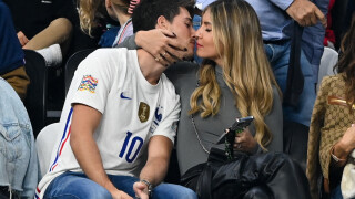 Didier Deschamps : Son fils Dylan et sa belle-fille Mathilde se lâchent en tribunes au Qatar, baisers d'anthologie !