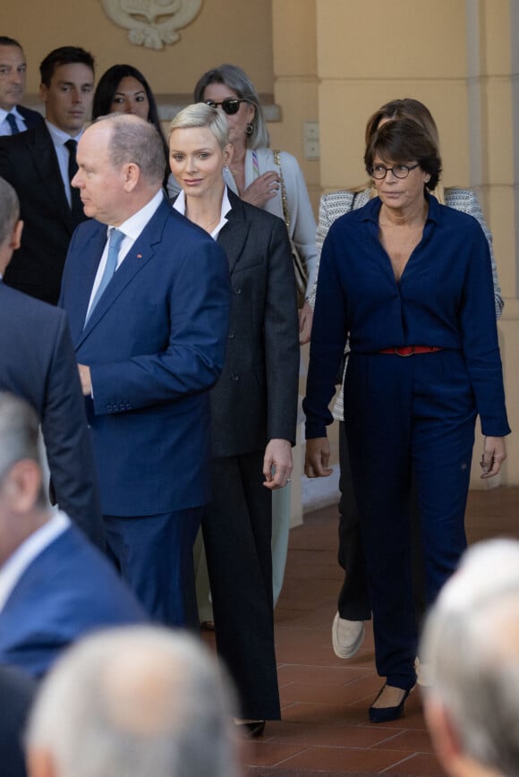 La princesse Caroline de Hanovre, Marie Ducruet, Louis Ducruet, la princesse Stéphanie de Monaco, le prince Albert II de Monaco, la princesse Charlène de Monaco et Camille Gottlieb lors de la conférence de présentation des célébrations du centenaire de la naissance du Prince Rainier III de Monaco au Palais de Monaco, le 28 septembre 2022. La Princesse Stéphanie sera en charge, avec le Prince Albert II, des événements qui se dérouleront en 2023. De nombreuses personnalités monégasques font également partie du comité d'organisation. © Olivier Huitel/Pool Restreint Monaco/Bestimage 