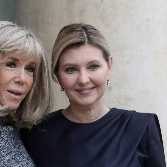 Brigitte Macron reçoit la première dame de l'Ukraine Olena Zelenska au palais de l'Elysée à Paris le 12 décembre 2022. © Stéphane Lemouton / Bestimage 