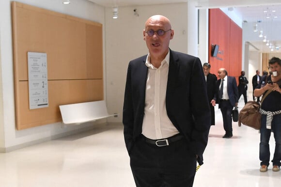 Exclusif - Bernard Laporte devant le tribunal correctionnel où le président de la Fédération française de rugby est jugé pour "corruption" et "trafic d'influence" à Paris le 19 septembre 2022. © Giancarlo Gorassini / Bestimage