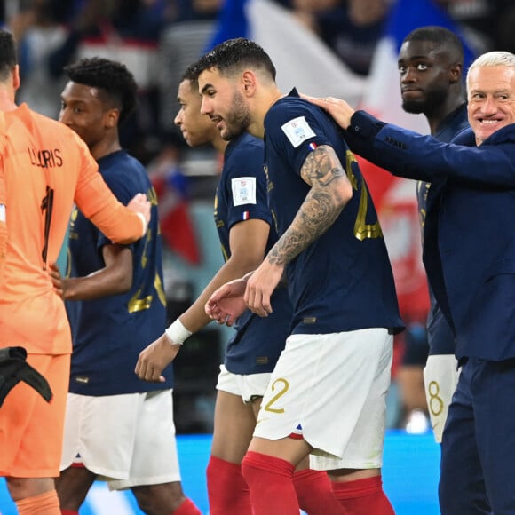 Didier Deschamps (entraineur et sélectionneur de l'équipe de France) - Match de football de la Coupe du Monde FIFA Qatar 2022 : la France bat la Pologne 3 à 1 en 8ème de finale au Al Thumama Stadium à Doha le 4 décembre 2022. © Philippe Perusseau / Bestimage