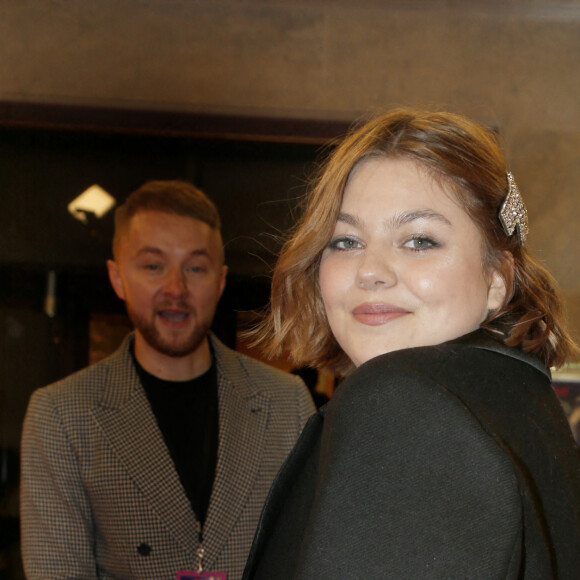 Louane - No Web - Arrivées des people à l'avant-première du film Netflix "Emily in Paris" saison 3 au Théâtre des Champs Elysées à Paris le 6 décembre 2022. 