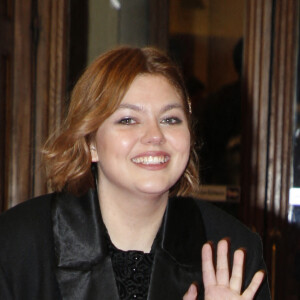 Louane - No Web - Arrivées des people à l'avant-première du film Netflix "Emily in Paris" saison 3 au Théâtre des Champs Elysées à Paris le 6 décembre 2022. 