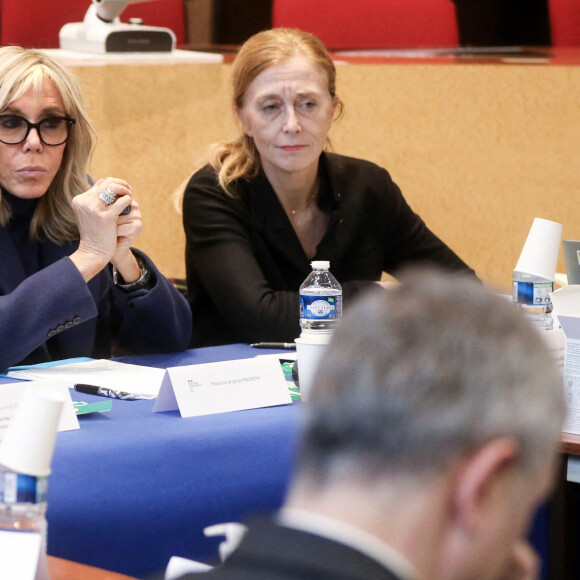 La Première dame, Brigitte Macron et Eric Dupond-Moretti, garde des Sceaux, ministre de la Justice et Charlotte Caubel se rendent au Tribunal judiciaire d'Orléans pour présenter les annonces en matière d'accompagnement des mineurs victimes tout au long du processus judiciaire, le 20 décembre 2022 à Orléans © Stéphane Lemouton/Bestimage