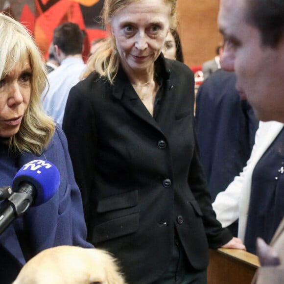La Première dame, Brigitte Macron et Eric Dupond-Moretti, garde des Sceaux, ministre de la Justice et Charlotte Caubel se rendent au Tribunal judiciaire d'Orléans pour présenter les annonces en matière d'accompagnement des mineurs victimes tout au long du processus judiciaire, le 20 décembre 2022 à Orléans © Stéphane Lemouton/Bestimage