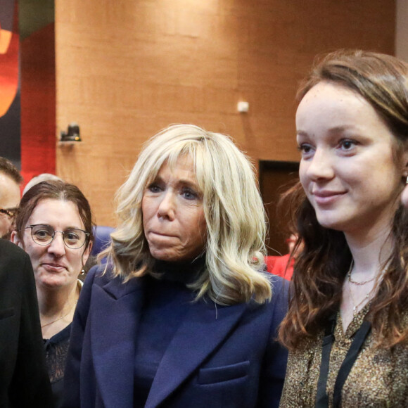 La Première dame, Brigitte Macron et Eric Dupond-Moretti, garde des Sceaux, ministre de la Justice et Charlotte Caubel se rendent au Tribunal judiciaire d'Orléans pour présenter les annonces en matière d'accompagnement des mineurs victimes tout au long du processus judiciaire, le 20 décembre 2022 à Orléans © Stéphane Lemouton/Bestimage