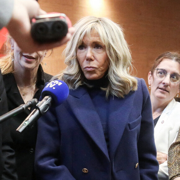 La Première dame, Brigitte Macron et Eric Dupond-Moretti, garde des Sceaux, ministre de la Justice et Charlotte Caubel se rendent au Tribunal judiciaire d'Orléans pour présenter les annonces en matière d'accompagnement des mineurs victimes tout au long du processus judiciaire, le 20 décembre 2022 à Orléans © Stéphane Lemouton/Bestimage