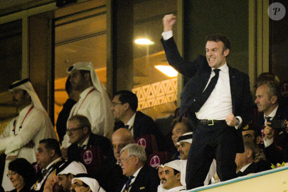 Le président Emmanuel Macron dans les tribunes du match "France - Argentine (3-3 - tab 2-4)" en finale de la Coupe du Monde 2022 au Qatar, le 18 décembre 2022. © JB Autissier / Panoramic / Bestimage