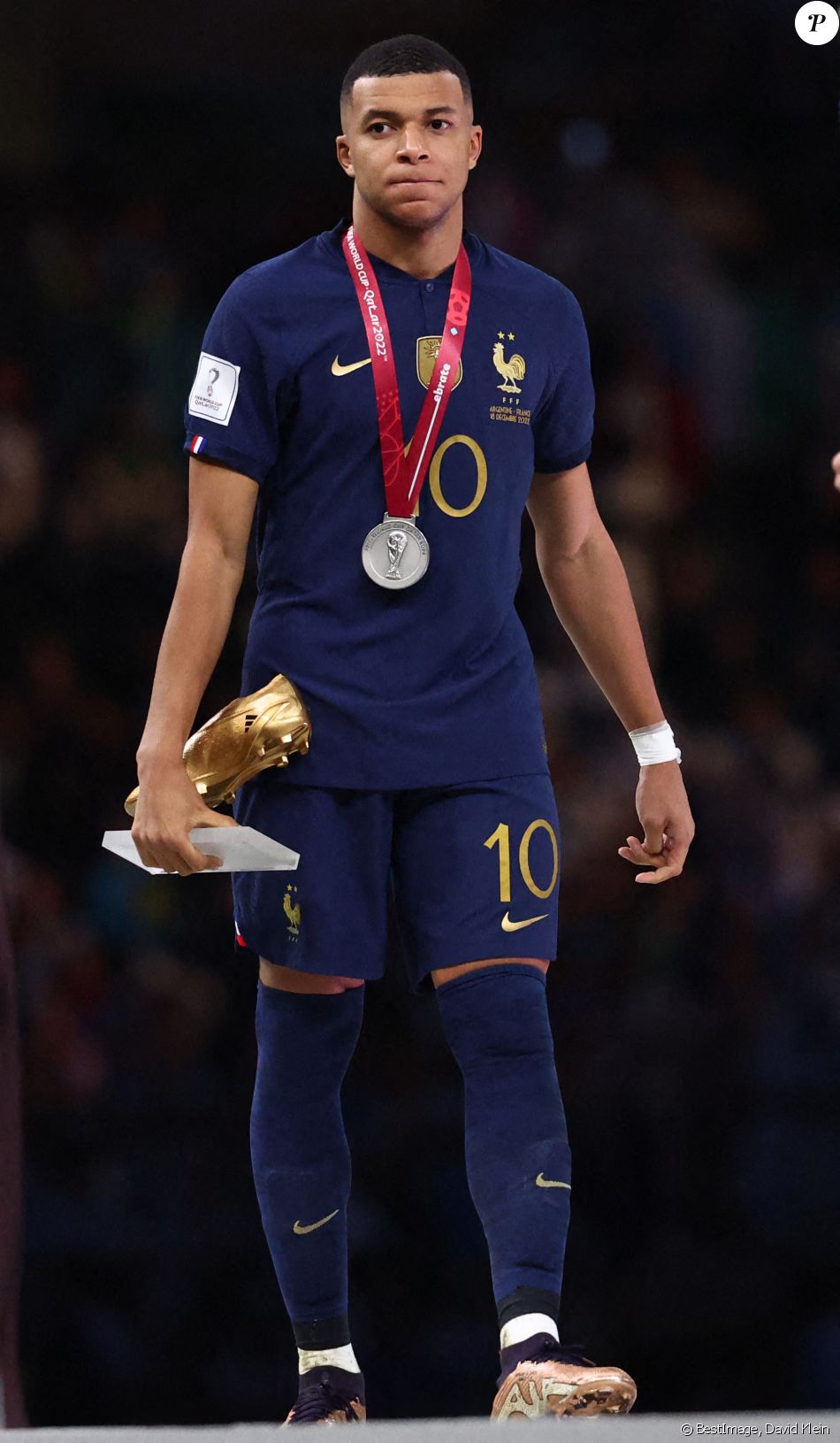 Kylian Mbappé Remise Du Trophée De La Coupe Du Monde 2022 Au Qatar